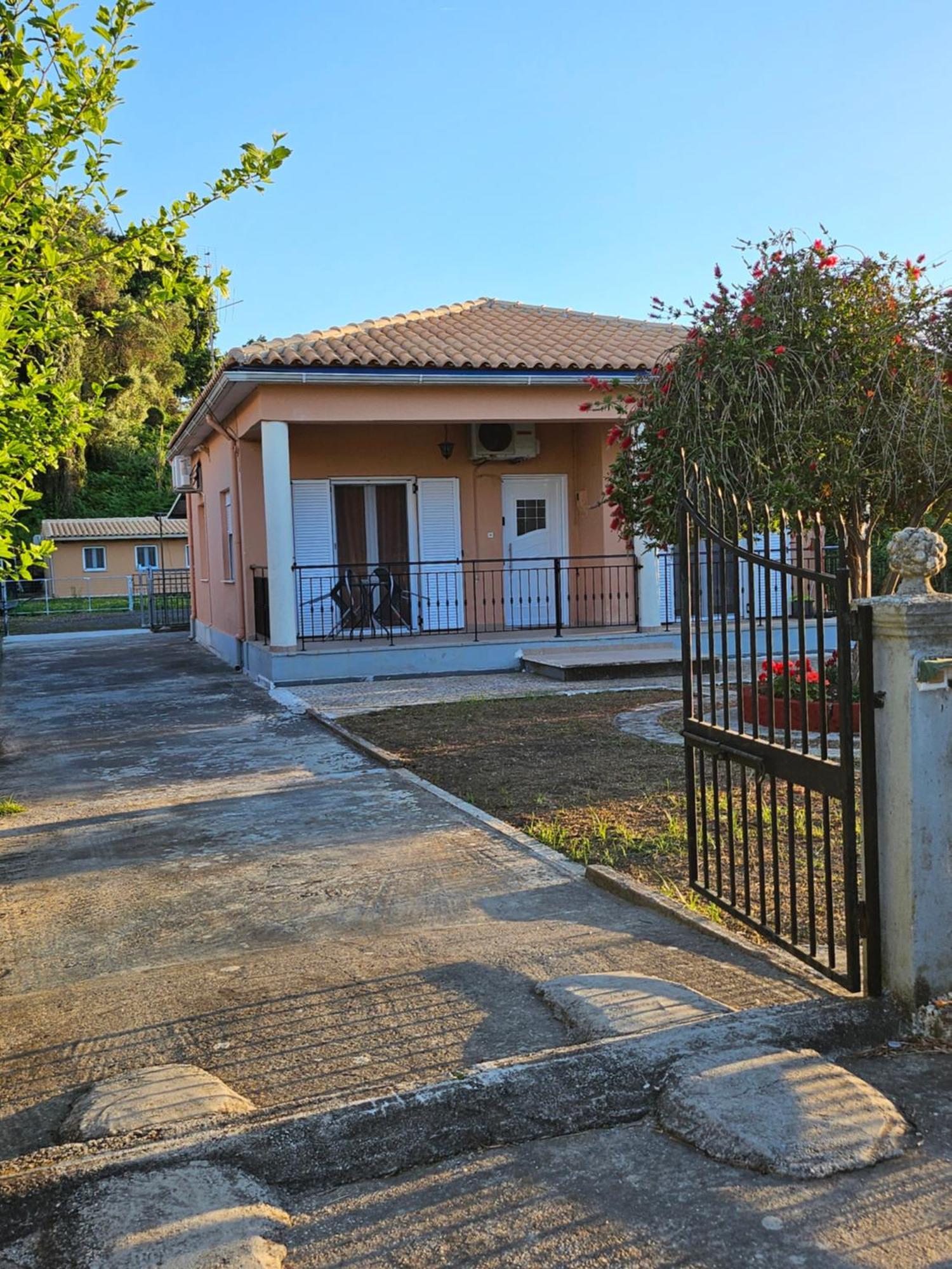 House With Yard Villa Alykes Potamou Bagian luar foto